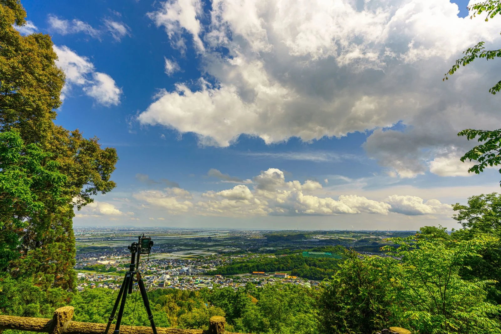 無料壁紙 第三見晴台からの眺め。PCとデスクトップ壁紙に最適な4K高画質の無料壁紙。三重県桑名市の多度山で撮影したフリー写真素材