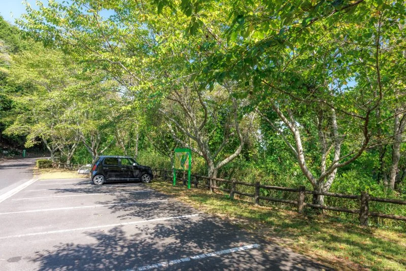 無料壁紙 公園の無料駐車場。PCとデスクトップ壁紙に最適な4K高画質の無料壁紙。三重県伊賀市の岩倉峡公園で撮影したフリー写真素材