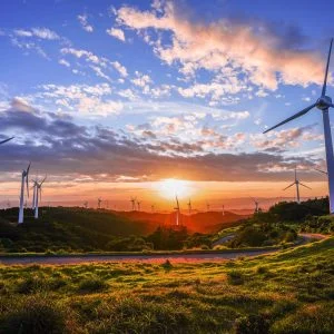 無料壁紙 高原の夕陽。PCとデスクトップ壁紙に最適な4K高画質の無料壁紙。三重県津市の青山高原で撮影したフリー写真素材