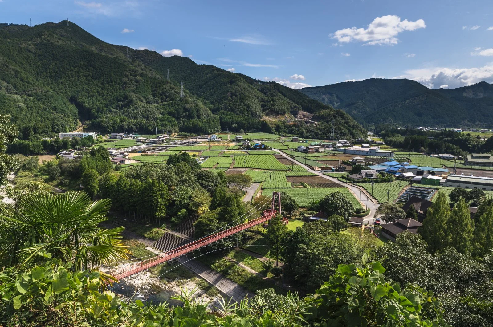 無料壁紙 茶倉の展望台から。PCとデスクトップ壁紙に最適な4K高画質の無料壁紙。三重県松阪市の道の駅 茶倉駅で撮影したフリー写真素材