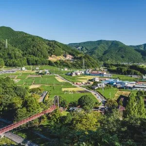 無料壁紙 飯南町の町並み。PCとデスクトップ壁紙に最適な4K高画質の無料壁紙。三重県松阪市の道の駅 茶倉駅で撮影したフリー写真素材