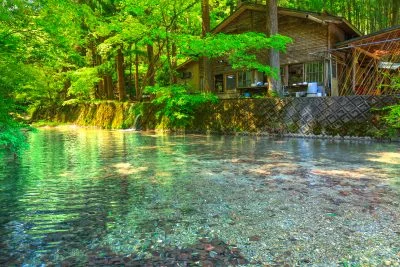 無料壁紙 坂本川。PCとデスクトップ壁紙に最適な4K高画質の無料壁紙。三重県津市の大吉あまごセンターで撮影したフリー写真素材