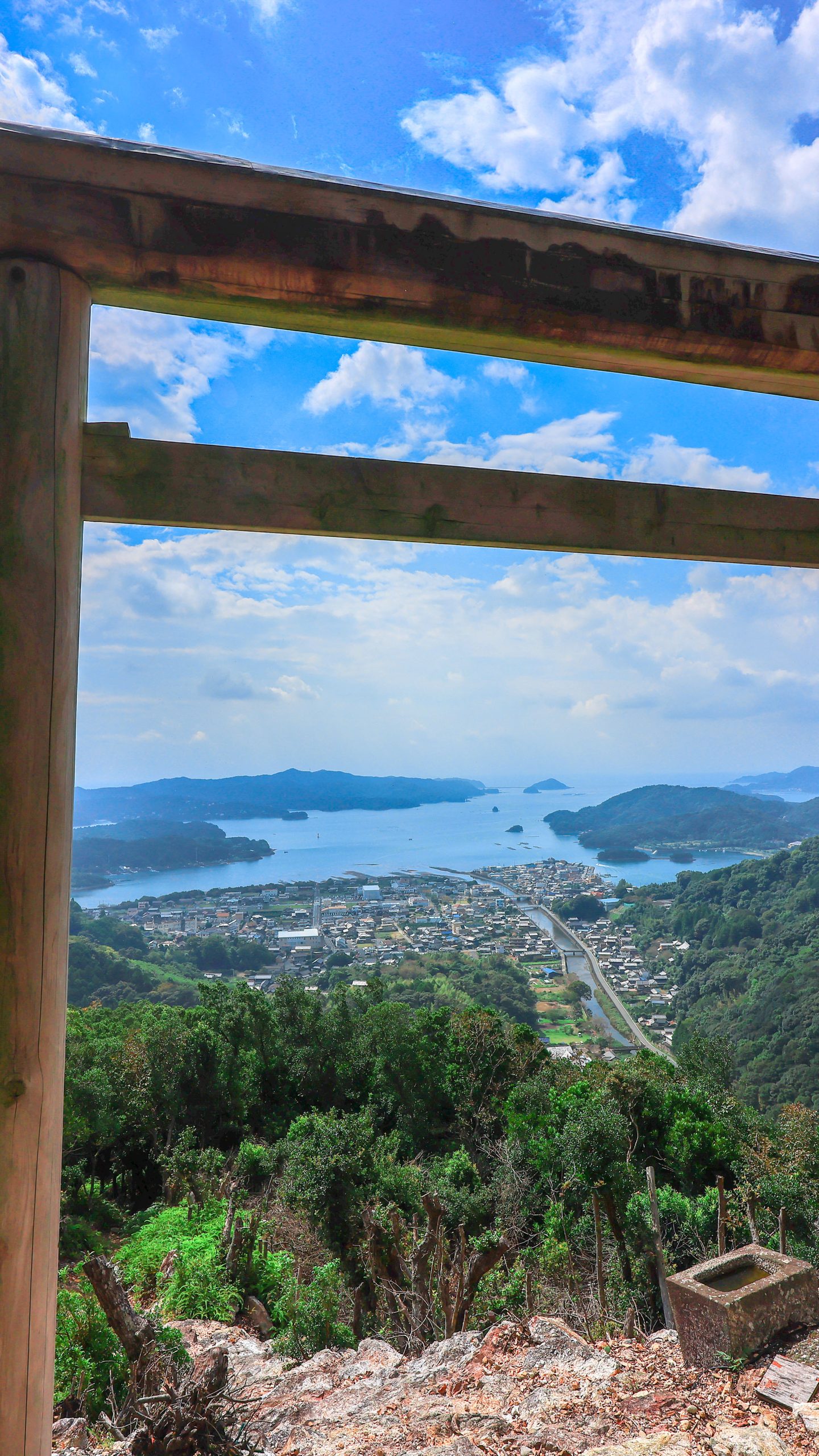 山頂の鳥居からの眺め(三重県南伊勢町・五ヶ所浅間山)
