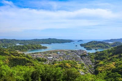 無料壁紙 新緑の五ヶ所浦。PCとデスクトップ壁紙に最適な4K高画質の無料壁紙。三重県南伊勢町の五ヶ所浅間山で撮影したフリー写真素材