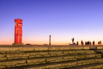 無料壁紙 朝焼けの天空のポスト。PCとデスクトップ壁紙に最適な4K高画質の無料壁紙。三重県伊勢市の伊勢志摩スカイラインで撮影したフリー写真素材