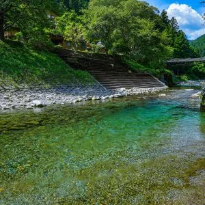 無料壁紙 櫛田川ブルー。PCとデスクトップ壁紙に最適な4K高画質の無料壁紙。三重県松阪市の香肌峡で撮影したフリー写真素材