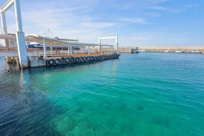 無料壁紙 神島漁港から眺める海。PCとデスクトップ壁紙に最適な4K高画質の無料壁紙。三重県鳥羽市の神島で撮影したフリー写真素材