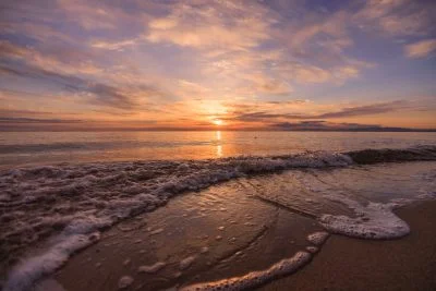 無料壁紙 あの頃に帰りたい。PCとデスクトップ壁紙に最適な4K高画質の無料壁紙。三重県津市の香良洲海岸で撮影したフリー写真素材