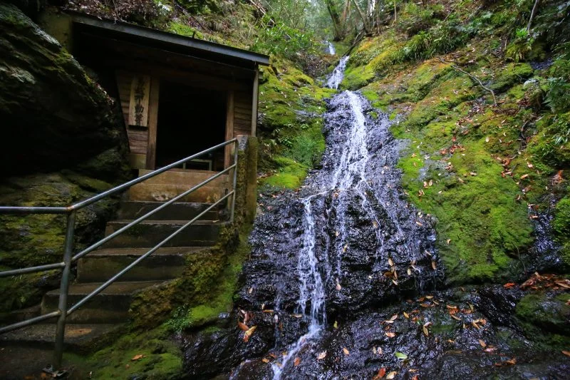 無料壁紙 馬越不動滝。PCとデスクトップ壁紙に最適な4K高画質の無料壁紙。三重県紀北町の馬越峠で撮影したフリー写真素材