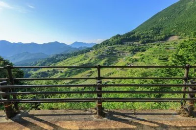 無料壁紙 見晴台からの眺め。PCとデスクトップ壁紙に最適な4K高画質の無料壁紙。三重県熊野市の丸山千枚田で撮影したフリー写真素材