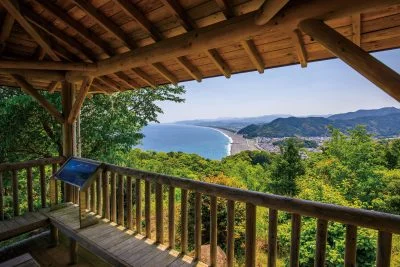 無料壁紙 東屋からの眺め。PCとデスクトップ壁紙に最適な4K高画質の無料壁紙。三重県熊野市の松本峠で撮影したフリー写真素材