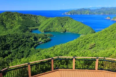 無料壁紙 見晴台から眺めるハートの入江。PCとデスクトップ壁紙に最適な4K高画質の無料壁紙。三重県南伊勢町の見江島展望台で撮影したフリー写真素材