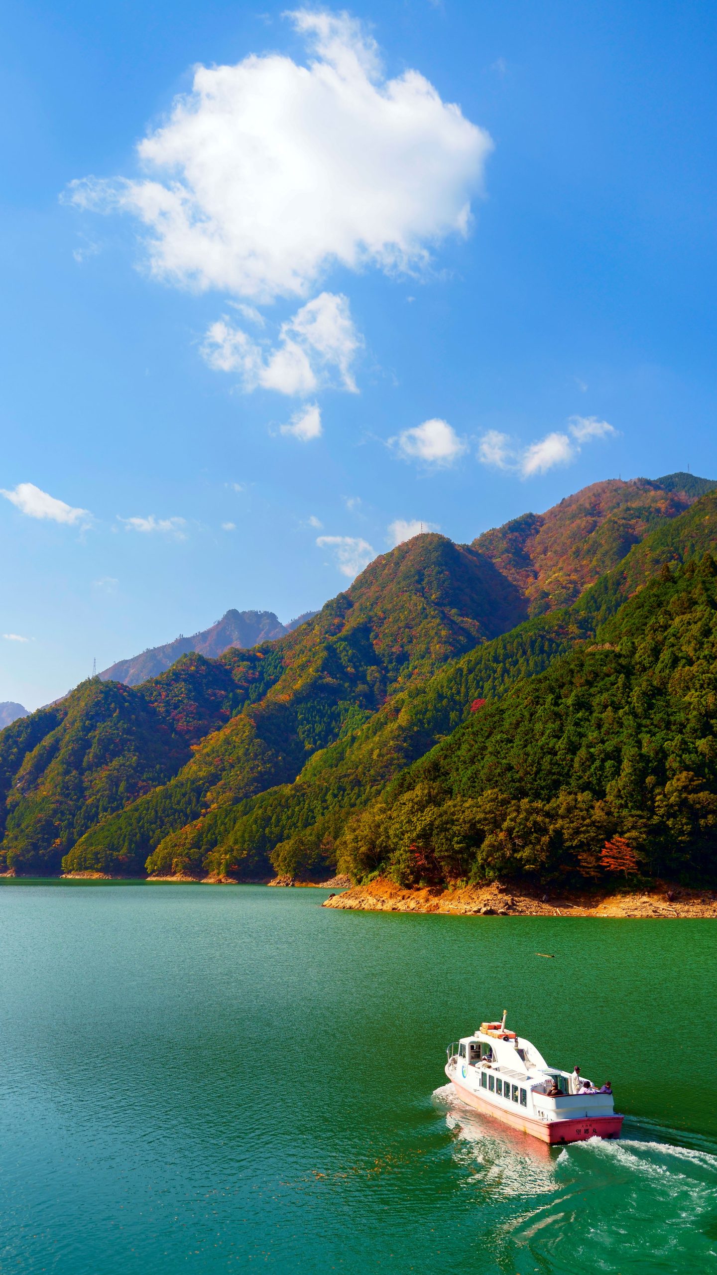 進め!宮川ダム湖観光船(三重県大台町)