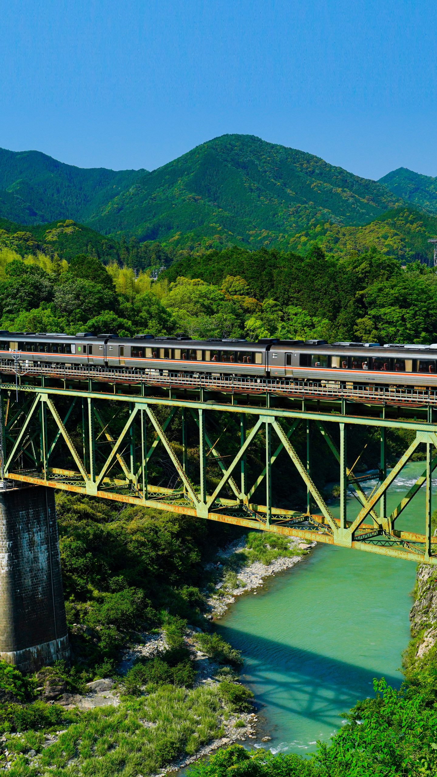三瀬谷ダムと紀勢本線(三重県大台町・宮川)