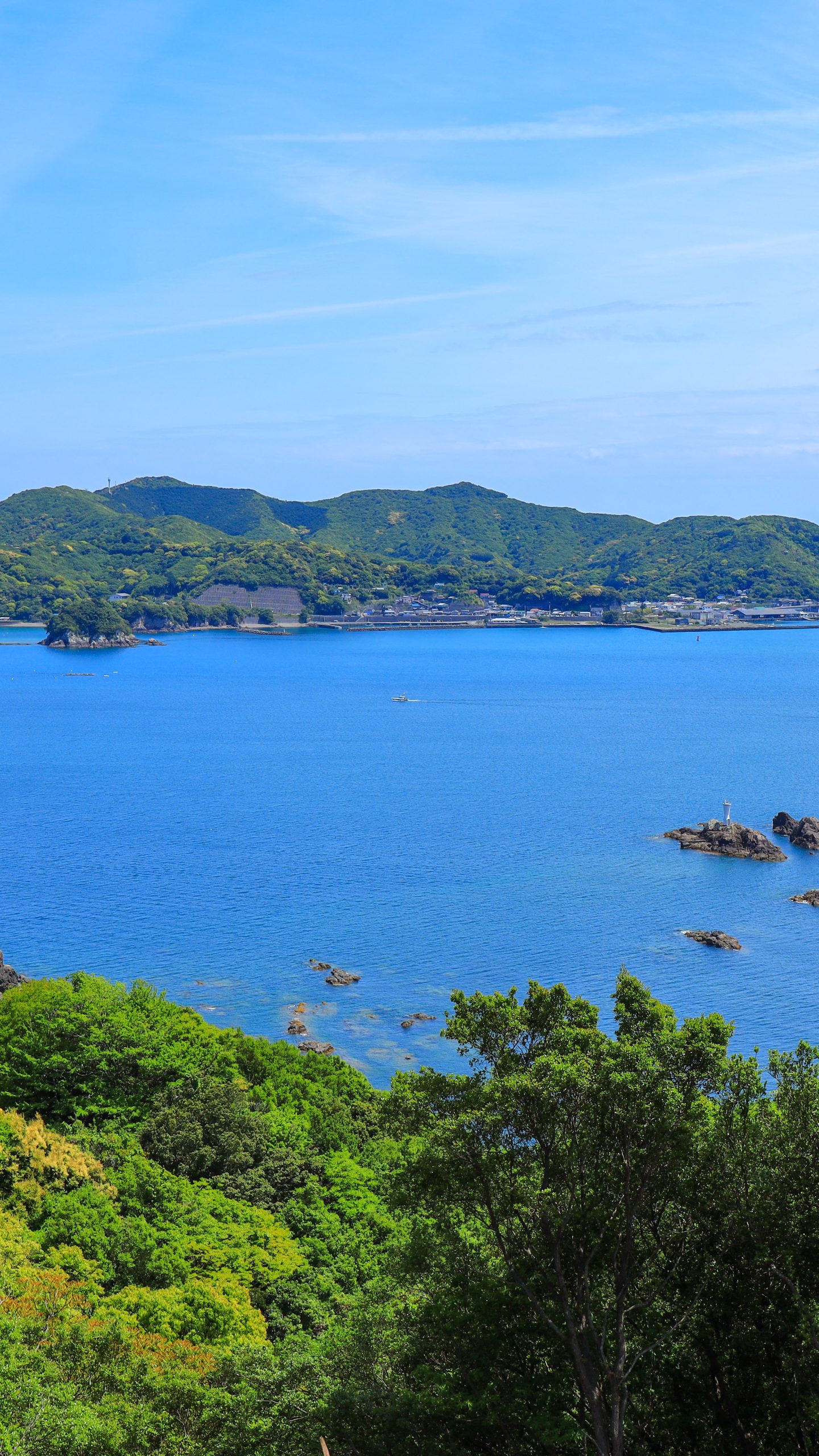 絶景ブランコからの眺める南伊勢町の海(三重県南伊勢町・南海展望広場の絶景ブランコ)