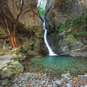 東宮不動の滝のフリー素材・壁紙