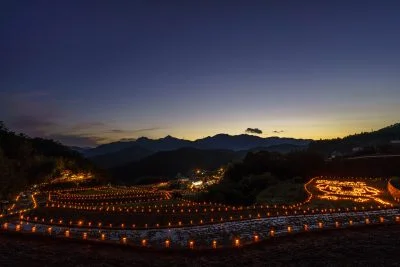 無料壁紙 チコちゃん発見！。PCとデスクトップ壁紙に最適な4K高画質の無料壁紙。三重県松阪市の深野のだんだん田で撮影したフリー写真素材