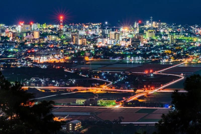 無料壁紙 長谷山から眺める夜景。PCとデスクトップ壁紙に最適な4K高画質の無料壁紙。三重県津市の長谷山で撮影したフリー写真素材