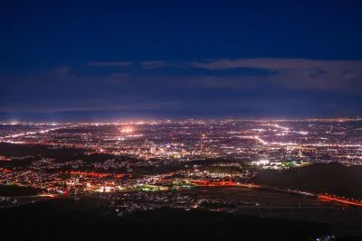 無料壁紙 一宇田展望台からの夜景。PCとデスクトップ壁紙に最適な4K高画質の無料壁紙。三重県伊勢市の伊勢志摩スカイラインで撮影したフリー写真素材