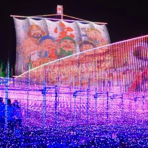 無料壁紙 天空の船「七福神」。PCとデスクトップ壁紙に最適な4K高画質の無料壁紙。三重県桑名市のなばなの里で撮影したフリー写真素材