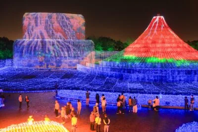 2026年テーマ「ZIPANG」赤富士（三重県桑名市・なばなの里）