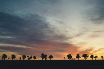 無料壁紙 朝焼けシルエット。PCとデスクトップ壁紙に最適な4K高画質の無料壁紙。三重県松阪市の曽原町で撮影したフリー写真素材