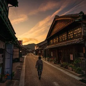 無料壁紙 夕焼けの関宿。PCとデスクトップ壁紙に最適な4K高画質の無料壁紙。三重県亀山市の東海道関宿で撮影したフリー写真素材