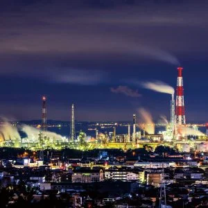 無料壁紙 四日市の街並みと工場夜景。PCとデスクトップ壁紙に最適な4K高画質の無料壁紙。三重県四日市市の四日市コンビナートで撮影したフリー写真素材