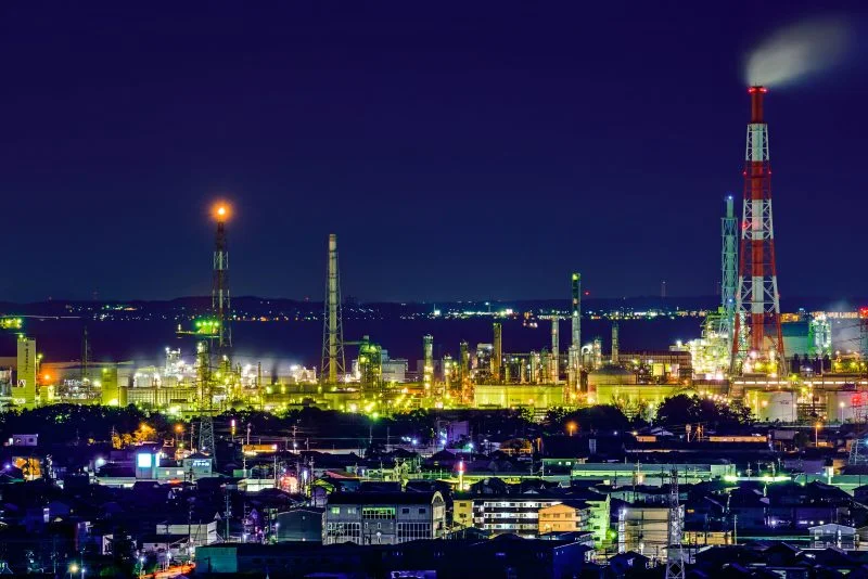 無料壁紙 垂坂公園からの工場夜景。PCとデスクトップ壁紙に最適な4K高画質の無料壁紙。三重県四日市市の四日市コンビナートで撮影したフリー写真素材