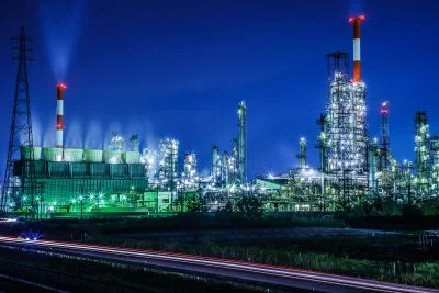 無料壁紙 塩浜の工場夜景。PCとデスクトップ壁紙に最適な4K高画質の無料壁紙。三重県四日市市の四日市コンビナートで撮影したフリー写真素材