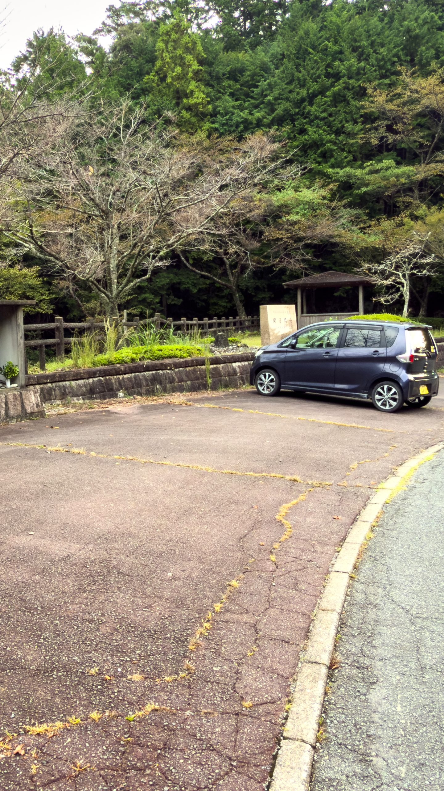 駐車場。6台ほど駐車できます(三重県大台町・感謝の丘)