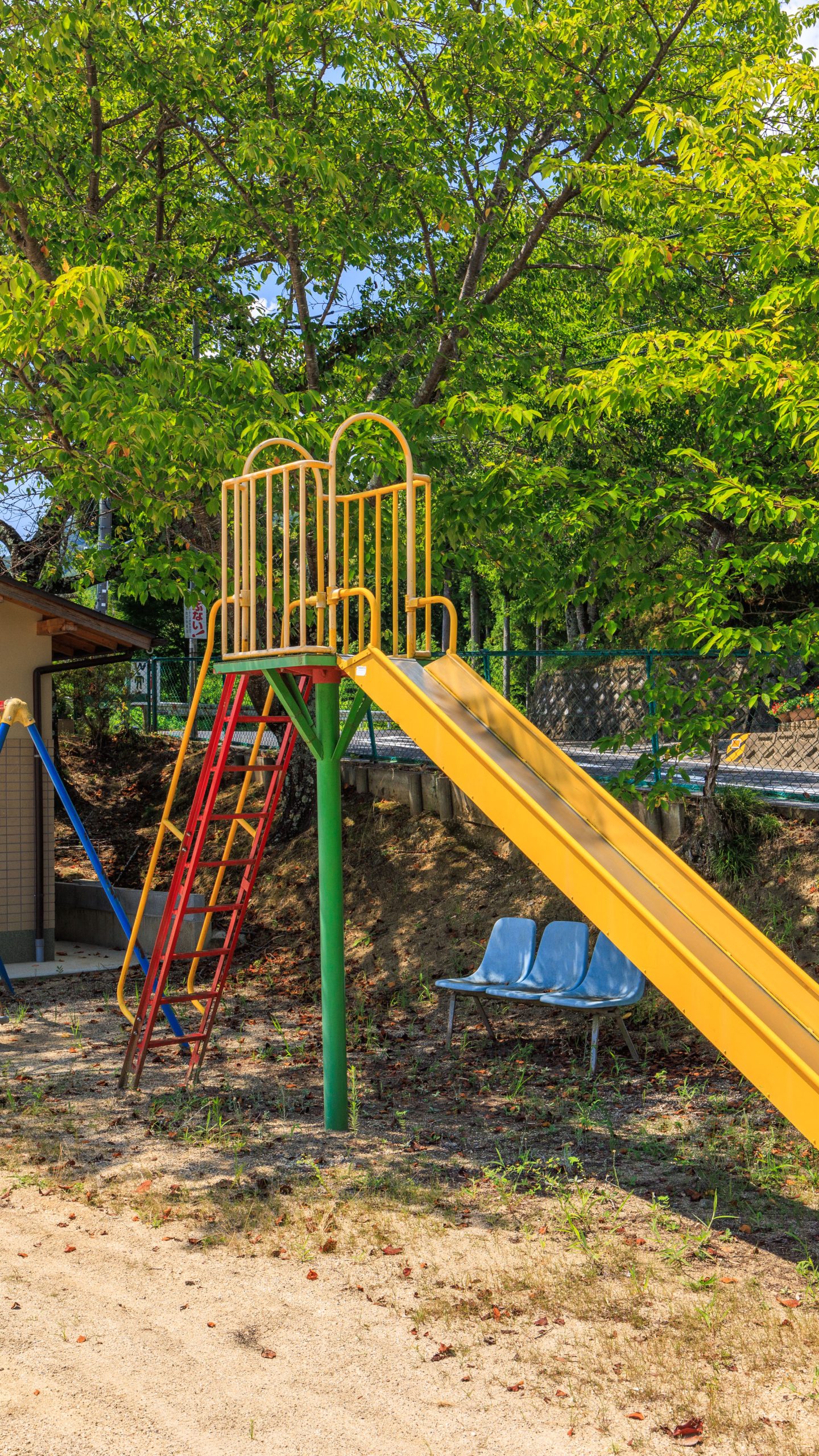 無料壁紙 公園の遊具。PCとデスクトップ壁紙に最適な4K高画質の無料壁紙。三重県伊賀市の西山の棚田で撮影したフリー写真素材