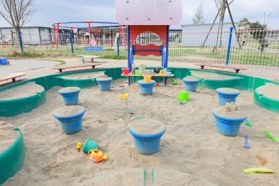 無料壁紙 砂遊び場。PCとデスクトップ壁紙に最適な4K高画質の無料壁紙。三重県津市の中勢グリーンパークで撮影したフリー写真素材