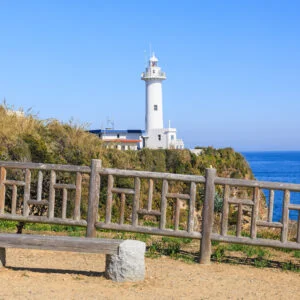 無料壁紙 八幡さん公園から眺める灯台。PCとデスクトップ壁紙に最適な4K高画質の無料壁紙。三重県志摩市の大王埼灯台で撮影したフリー写真素材