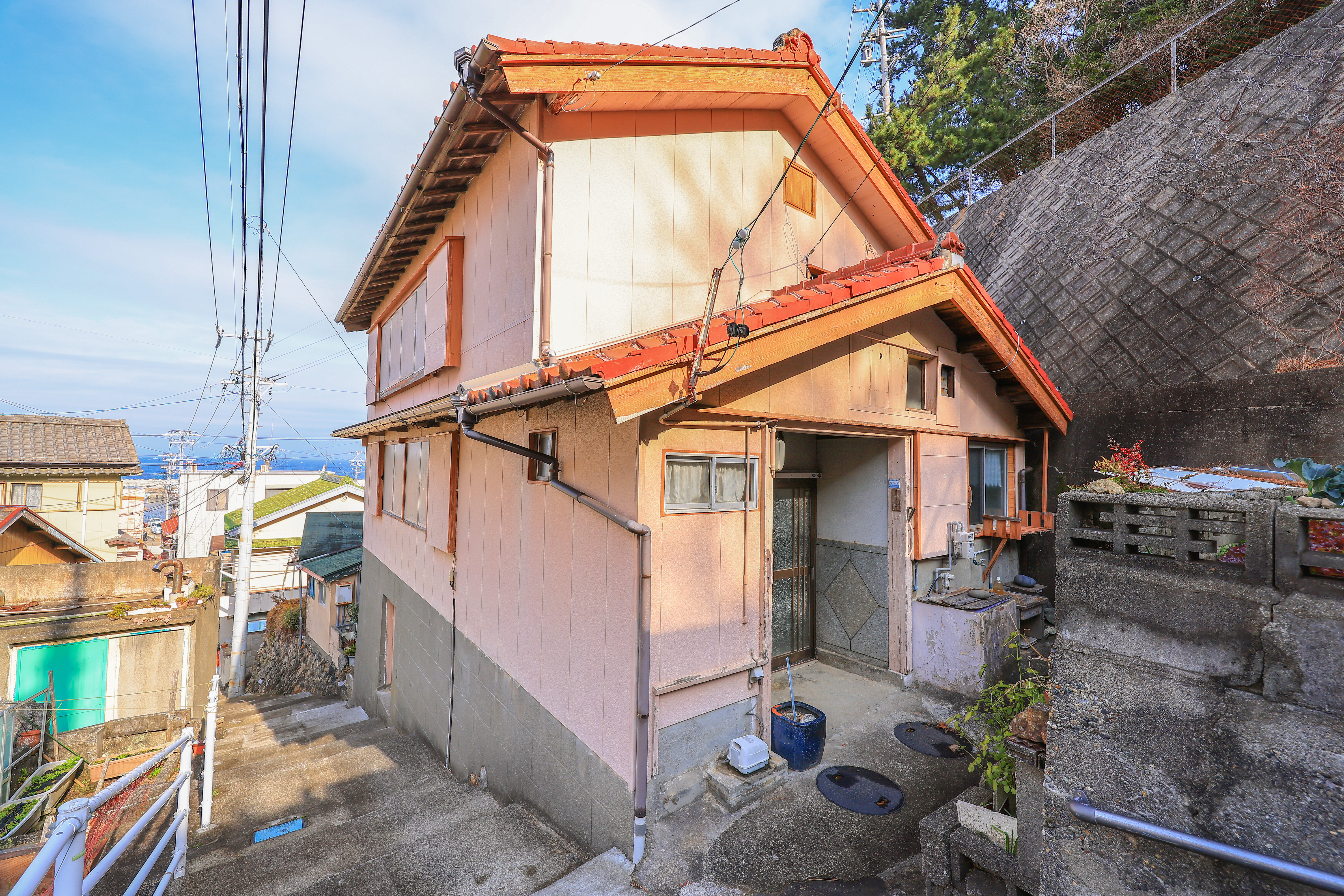 無料壁紙 寺田家宅。PCとデスクトップ壁紙に最適な4K高画質の無料壁紙。三重県鳥羽市の神島で撮影したフリー写真素材