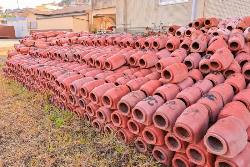 無料壁紙 漁港に並ぶ蛸壺。PCとデスクトップ壁紙に最適な4K高画質の無料壁紙。三重県鳥羽市の神島で撮影したフリー写真素材