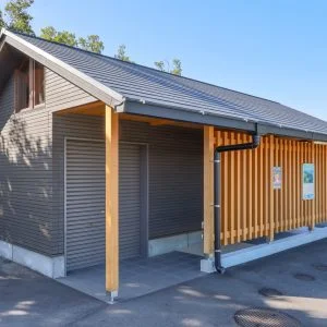 無料壁紙 公衆トイレ。PCとデスクトップ壁紙に最適な4K高画質の無料壁紙。三重県南伊勢町の見江島展望台で撮影したフリー写真素材