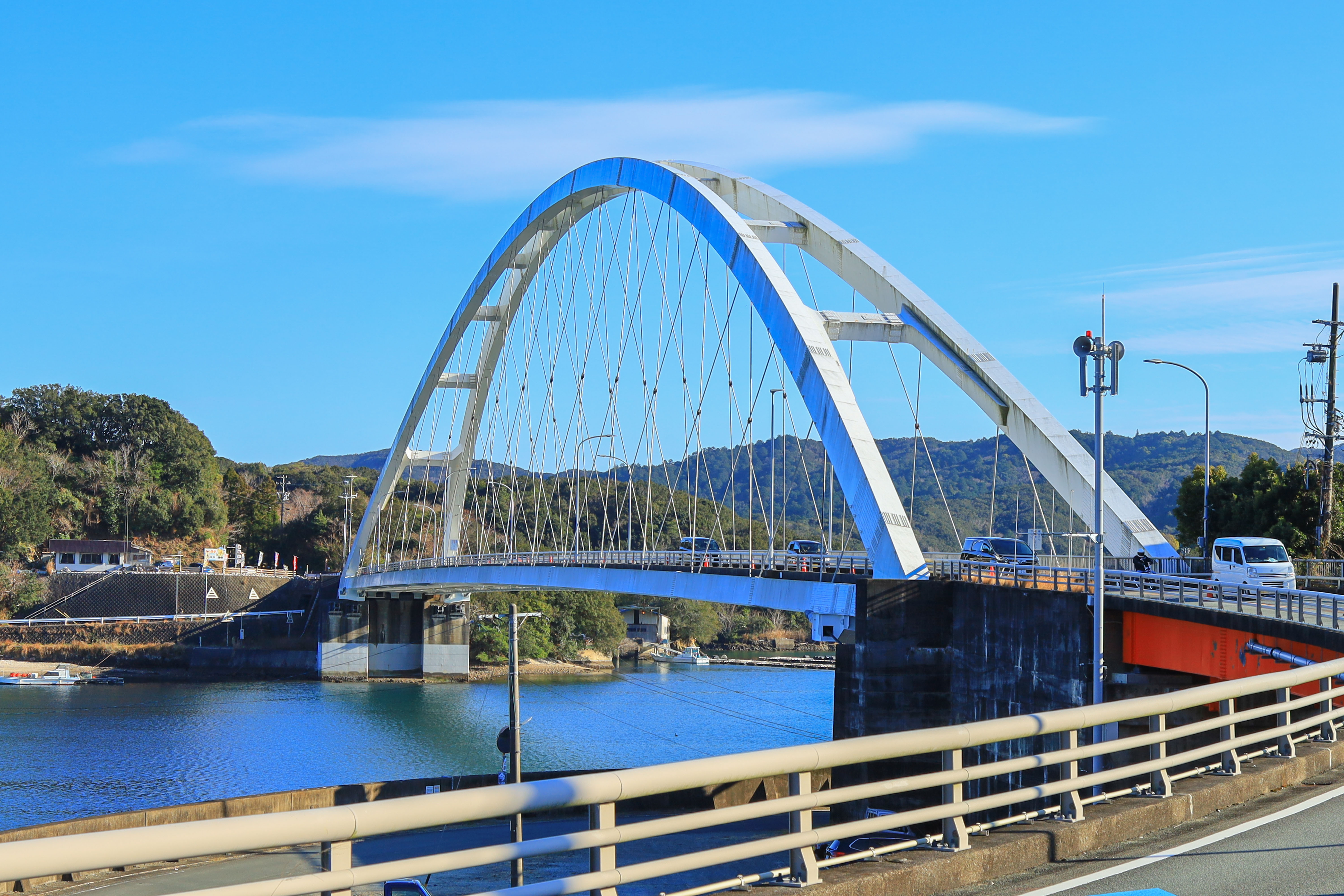 無料壁紙 麻生の浦大橋。PCとデスクトップ壁紙に最適な4K高画質の無料壁紙。三重県鳥羽市のパールロードで撮影したフリー写真素材