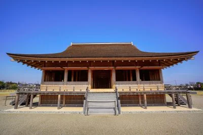 無料壁紙 正殿の正面。PCとデスクトップ壁紙に最適な4K高画質の無料壁紙。三重県明和町のさいくう平安の杜で撮影したフリー写真素材