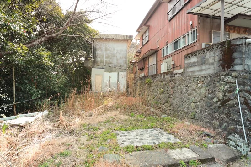 無料壁紙 江戸川乱歩の住居跡。PCとデスクトップ壁紙に最適な4K高画質の無料壁紙。三重県鳥羽市の坂手島で撮影したフリー写真素材