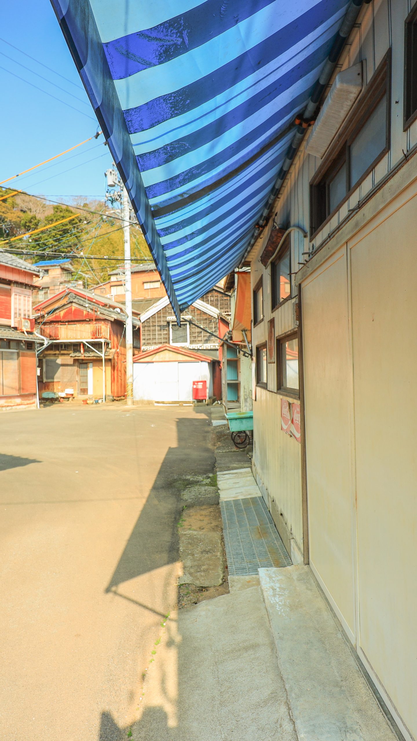 無料壁紙 懐かしい看板。PCとデスクトップ壁紙に最適な4K高画質の無料壁紙。三重県鳥羽市の坂手島で撮影したフリー写真素材