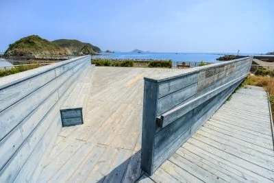 無料壁紙 ブルーフィールドの展望デッキの中。PCとデスクトップ壁紙に最適な4K高画質の無料壁紙。三重県鳥羽市の答志島で撮影したフリー写真素材