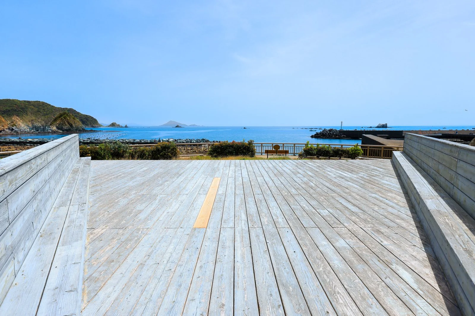 無料壁紙 ブルーフィールドからの眺め。PCとデスクトップ壁紙に最適な4K高画質の無料壁紙。三重県鳥羽市の答志島で撮影したフリー写真素材