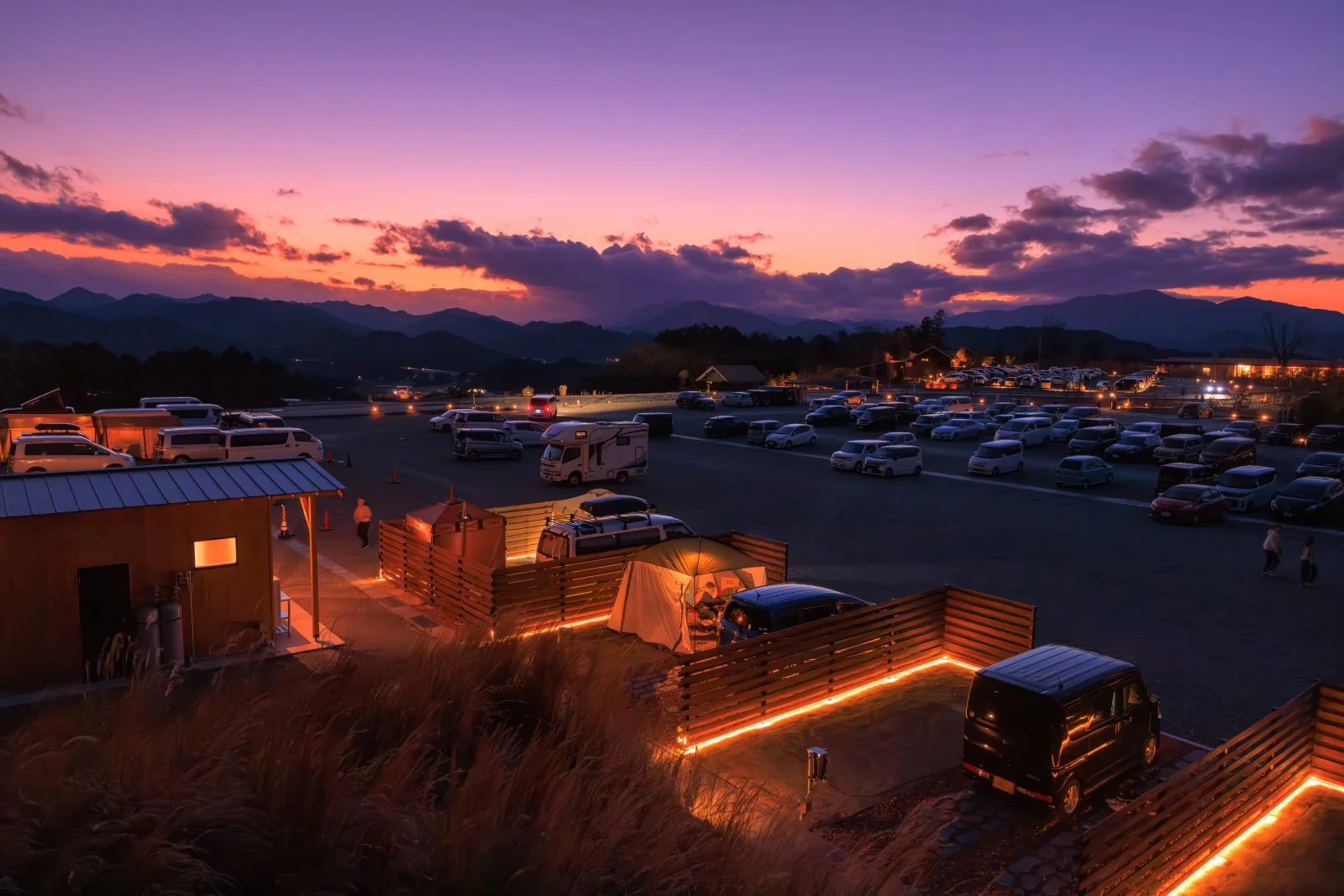 無料壁紙 RVパークの全体。PCとデスクトップ壁紙に最適な4K高画質の無料壁紙。三重県多気町のVISONで撮影したフリー写真素材