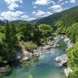 無料壁紙 毛原橋から。PCとデスクトップ壁紙に最適な4K高画質の無料壁紙。三重県松阪市の香肌峡で撮影したフリー写真素材