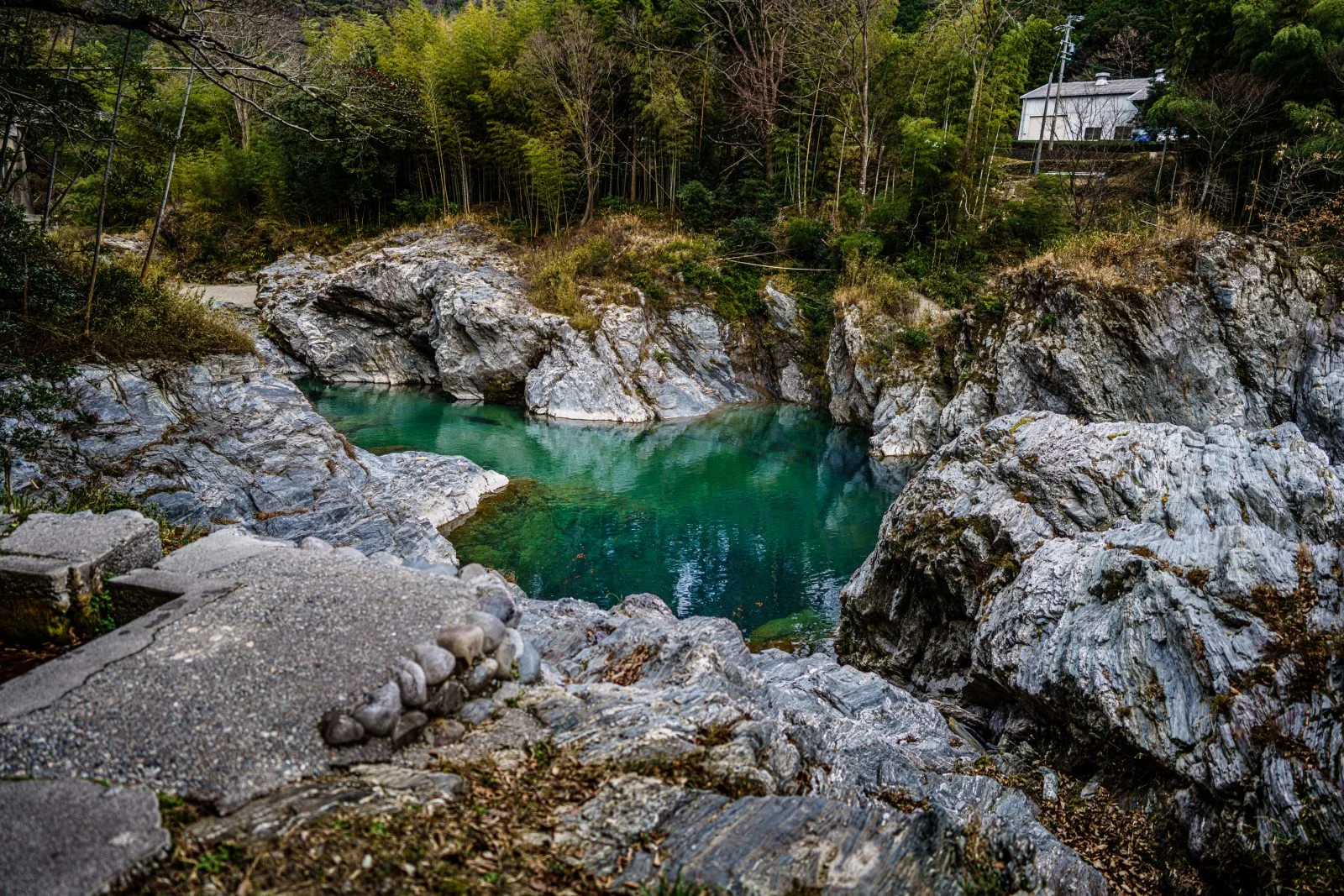 無料壁紙 ようこそ香肌の神域へ。PCとデスクトップ壁紙に最適な4K高画質の無料壁紙。三重県松阪市の香肌峡で撮影したフリー写真素材