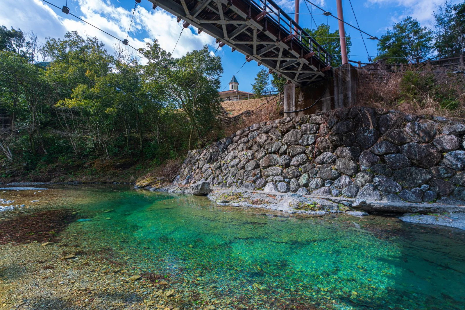 無料壁紙 奥伊勢フォレストピアと薗川。PCとデスクトップ壁紙に最適な4K高画質の無料壁紙。三重県大台町の奥伊勢フォレストピアで撮影したフリー写真素材