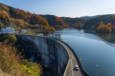 無料壁紙 青蓮寺湖展望台からの眺め。PCとデスクトップ壁紙に最適な4K高画質の無料壁紙。三重県名張市の青蓮寺湖で撮影したフリー写真素材