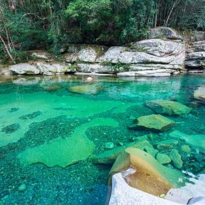 無料壁紙 又口川（銚子川）ブルー。PCとデスクトップ壁紙に最適な4K高画質の無料壁紙。三重県紀北町の銚子川で撮影したフリー写真素材