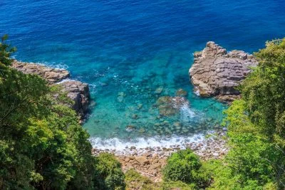 無料壁紙 登山道から眺める絶景のビューポイント。PCとデスクトップ壁紙に最適な4K高画質の無料壁紙。三重県尾鷲市の盛松で撮影したフリー写真素材